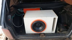 Установка сабвуфера DL Audio Piranha 12 v.2
