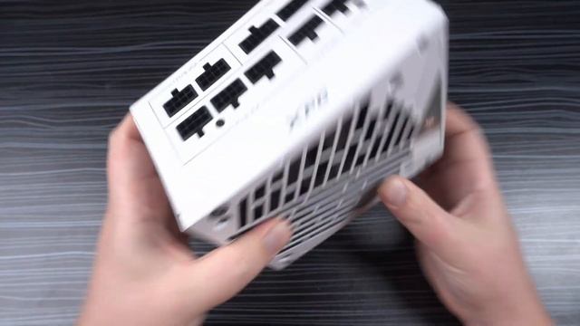 Необычный белый корпус — MSI MAG PANO M100R PZ white смотреть онлайн