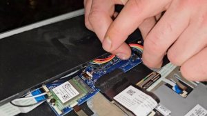 Заміна динамиків в ноутбукові Acer. Хрипить звук. ремонт