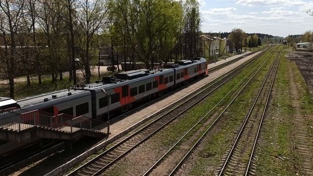 Станция Струги Красные в 2023-м. Разобран боковой путь. смотреть онлайн