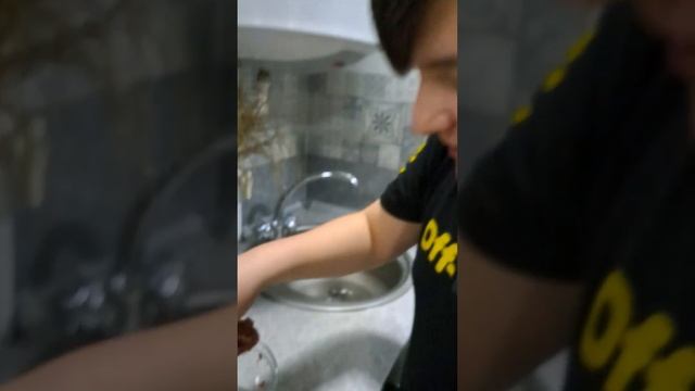 Готовил бургер чёрный получился фиолетовый или корич