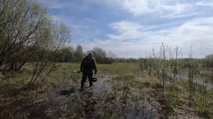 Иду на поиски Металла /Здесь был лесосплав/Дорогу затопило/Не проехать даже на Ниве
