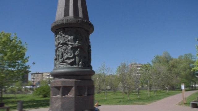 МОСКВА. У подножия Ростокинского акведука! Памятник в