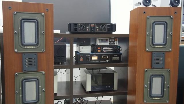 Accuphase PRO-2 усилитель профессиональный, высшего класса. смотреть онлайн