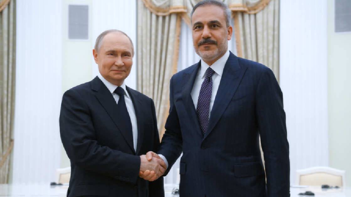 Путин встретился с главой МИД Турции