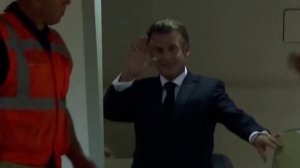 Макрон назвал пощечину от жены "семейной сценой"