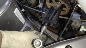 Как снять верхний шкив ремня грм лада гранта?