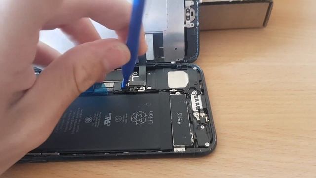 Заменил дисплей у iPhone 7 на переклеенный оригинал смотреть онлайн