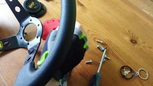 самый лучший способ поменять  руль на игровом руле v-1600