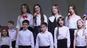 Давай друг друга за руки возьмём | Детский хор