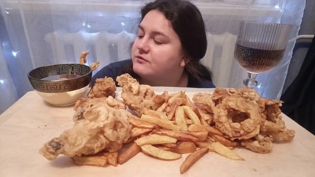 мукбанг• крылышки как в кфс• картошечка фри• луковы? смотреть онлайн