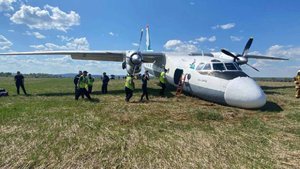 Ан-24 выкатился за пределы полосы в аэропорту в Иркутской области