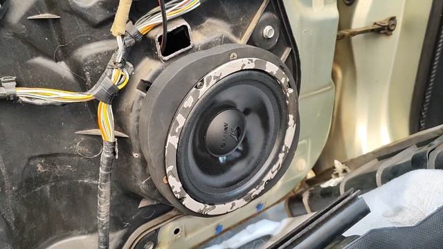 Замена динамиков в Mazda 3 на DL Audio Anaconda Comp 165 смотреть онлайн