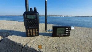 Рация ft60 и радиоприёмник Белка dx
