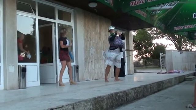 2. Выход Сердючка Мария Девятова и БаянМИКС начало