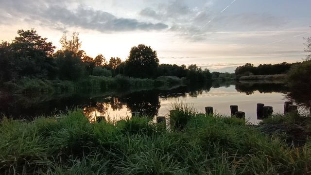 Закат на озере. Сумерки. смотреть онлайн