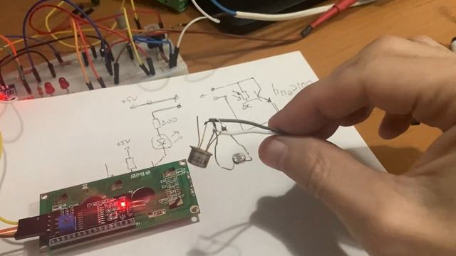 Автоматическая регулировка яркости дисплея LCD 1602, 2004 и смотреть онлайн
