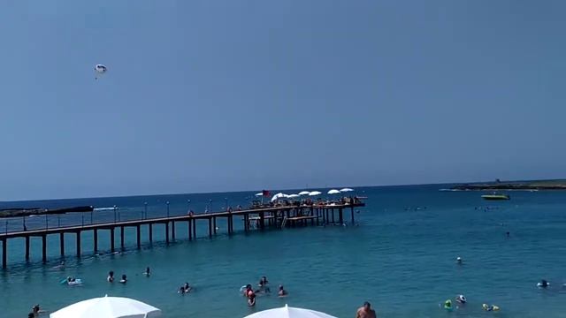 Пирс и пляж отеля OZ İncekum Beach Resort 5* смотреть онлайн