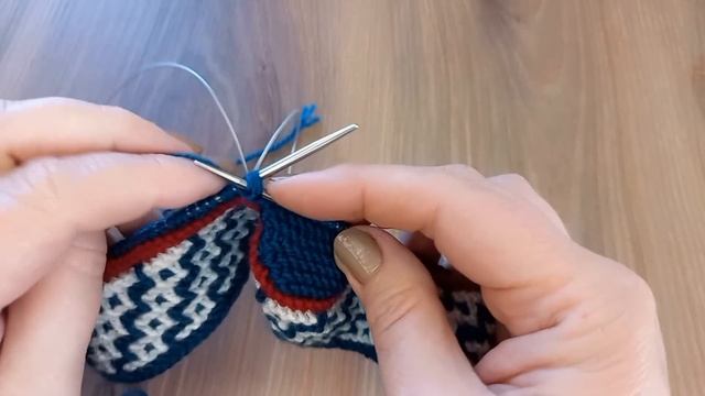 Вязаные тапочки 🧶 удобные и красивые👌 смотреть онлайн