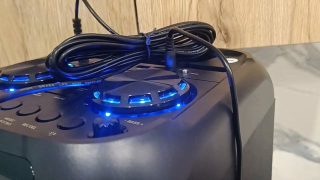 Как звучит микрофон беспроводной музыкальной системы смотреть онлайн