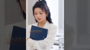 Генеральный директор признался секретарше в любви ми?