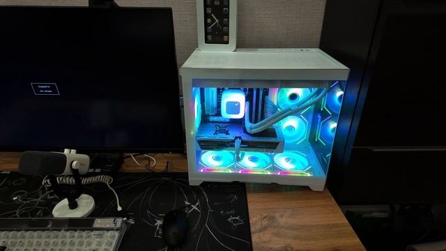 Создал рабочее место мечты  и новый пк | rtx 5070 | ryzen 7800x3d смотреть онлайн