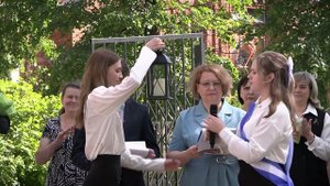 В школах Тверской области прозвенели последние звонки