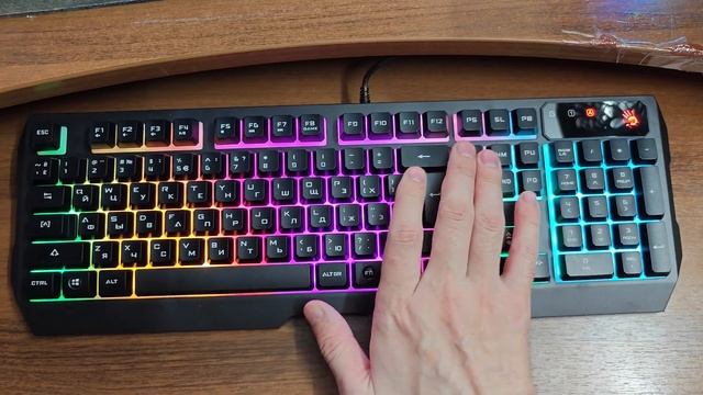 Звук нажатия на клавиши клавиатуры A4Tech Bloody B135N смотреть онлайн