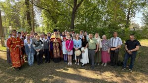 Молебен на месте будущего храма в честь святых равноапостольных Кирилла и Мефодия.