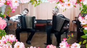 «Под небом Парижа» - Нотычев Данил с преподавателем Якименко А.А.