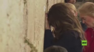 وزيرة الأمن الداخلي الأمريكي كريستي نويم تزور حائط البراق في القدس