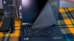 Розпакування ноутбука Acer Predator Helios Neo 18 з Rozetka