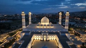 Самый красивый Азан в мире | Кори Абдусаттор Таджикист