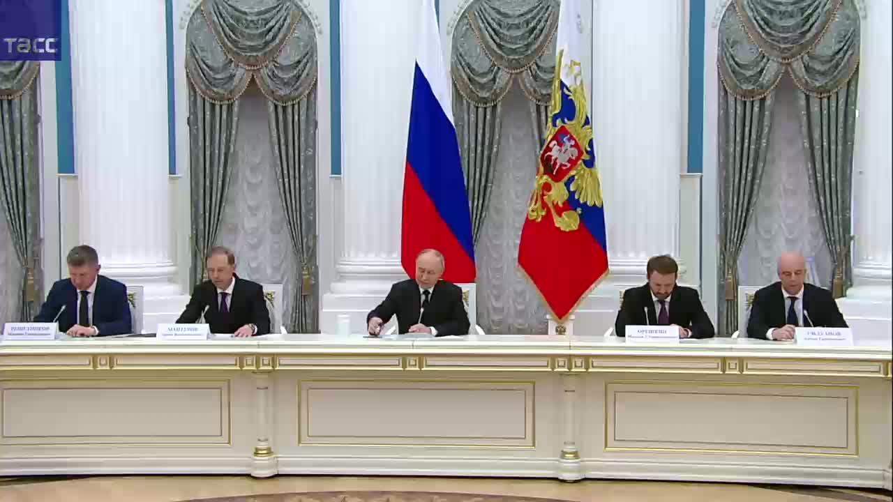 Встреча Путина с представителями деловых кругов РФ