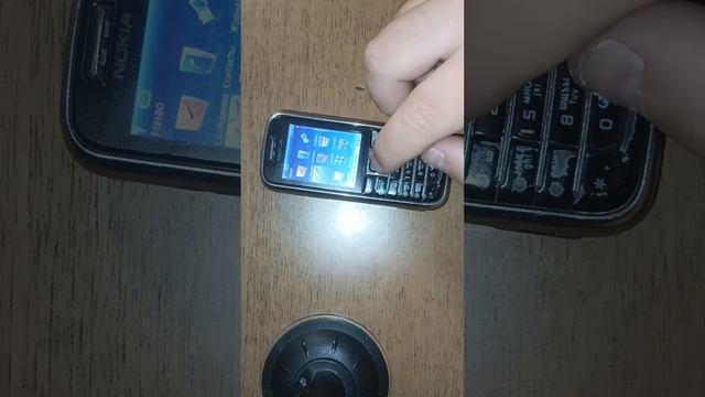 Обзор на легендарную.Nokia 6233 смотреть онлайн