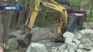 Профилактика подтоплений. В Южно-Сахалинске продолжается работа по берегоукреплению рек