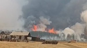 «Дышать вообще невозможно»: в Бурятии пытаются защитить поселок от огня