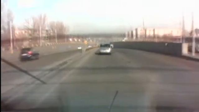 Видеорегистратор F80 (3х камерный видеорегистратор)  - з? смотреть онлайн