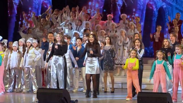 "Это новый год" -  «Новогодний концерт 2025» смотреть онлайн