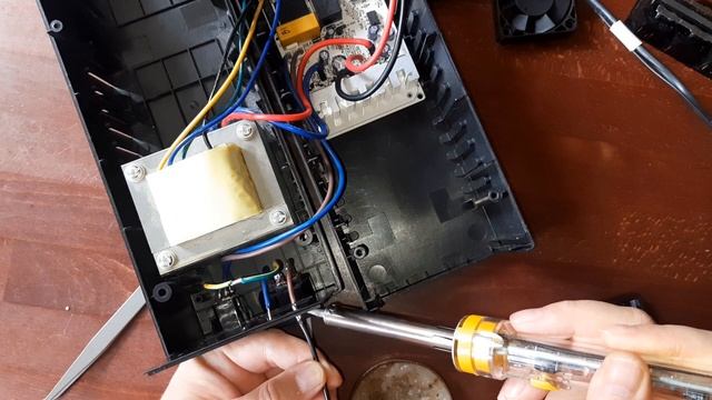 Модифікуємо німецький безперебійник UPS BlueWalker VI 650 в ін? смотреть онлайн