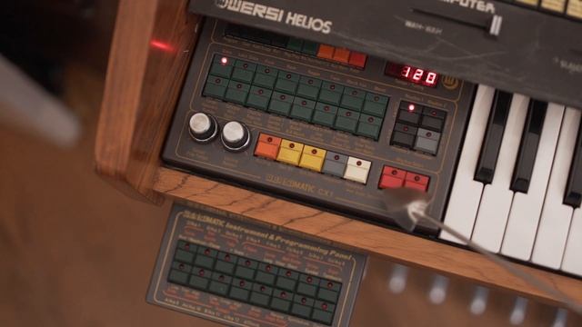 Wersi Helios Часть 1-А. Краткий обзор звукового компьютера и смотреть онлайн