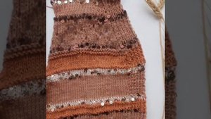 Оригинальная летняя кофточка с  пайетками из натуральной пряжи.