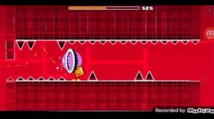 прохожу уровень в Geometry Dash под названием Jumper