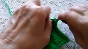 Наипростейший плотный узор спицами. Только лицевые и изнаночные петли!