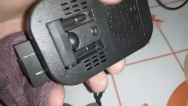 Как работает универсальное зарядное устройство JOK смотреть онлайн