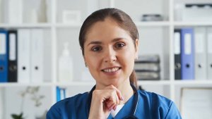 Женщины в тюрьме беременеют одна за другой. А затем ск?