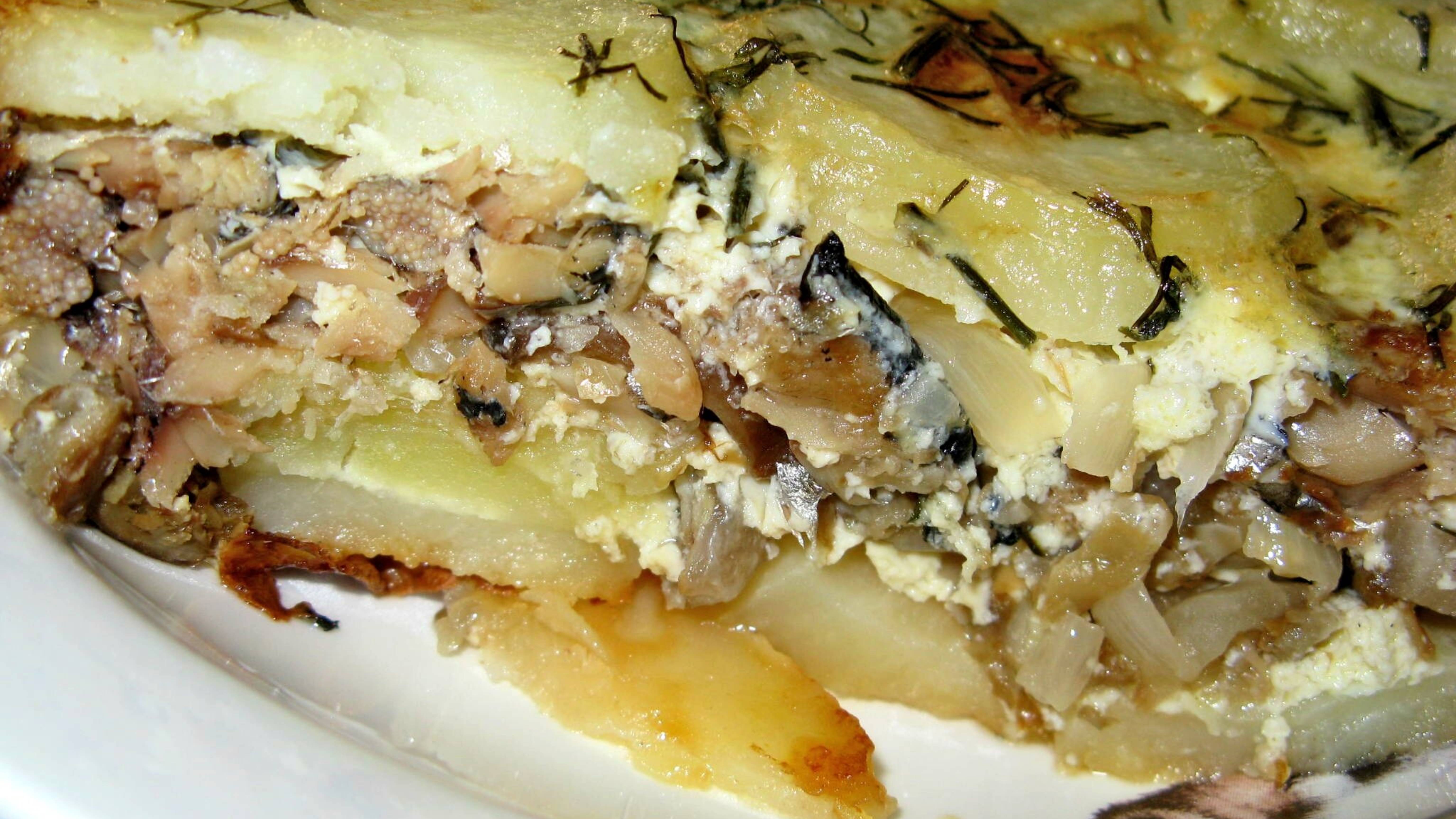 Картофельная запеканка со шпротами и сыром, просто и очень вкусно!
