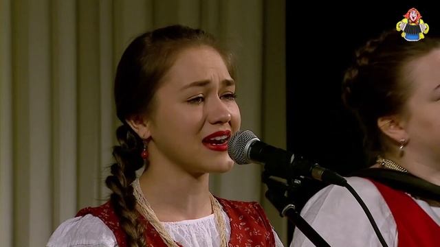 "В ЛЕСУ РОДИЛАСЬ ЕЛОЧКА", поёт ансамбль "ПТАШИЦА"  в гостях у "Митрофановны"