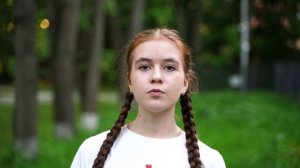 Песня «Мир без войны» исполняет вокальный коллектив «Вдохновение»