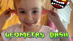 СТЕПАН 5 лет показывает как нужно разносить в Geometry Dash